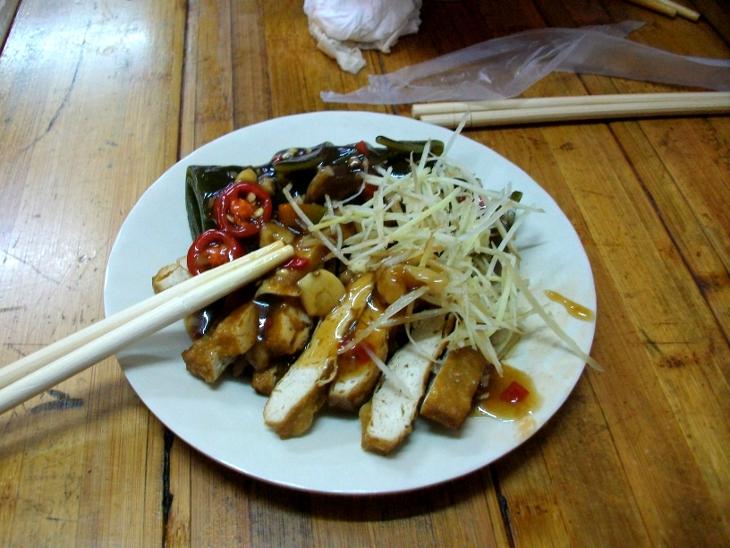 海帶加豆干的小菜組合