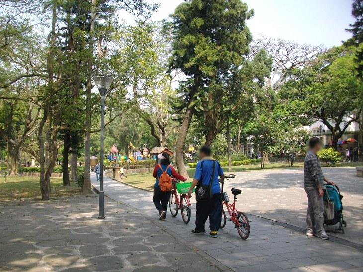 老街旁的中正公園