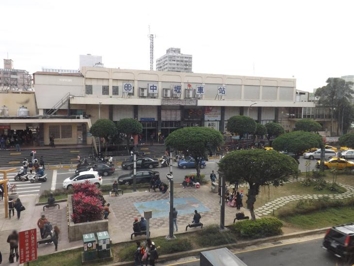 中壢火車站對面肯德基三樓所拍攝