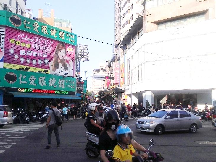 台中一中街與太平路交界處入口
