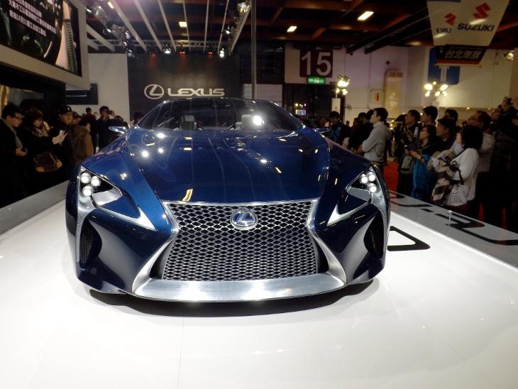 LEXUS LF-LC 概念跑車車頭照二