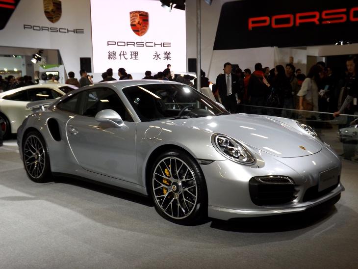 2014 年式保時捷 911 Turbo S 展示車