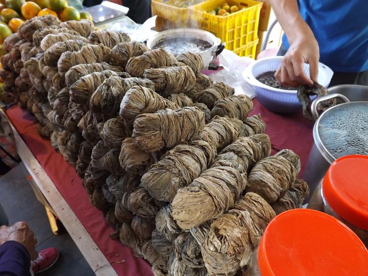 一綑綑販售的梅干菜
